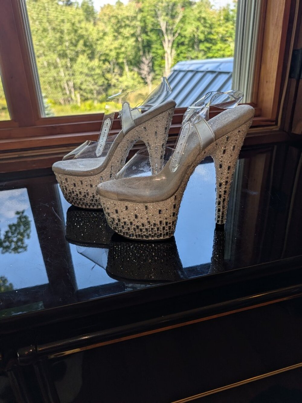 Pleaser size 9 diamond encrusted glitter snow heels 7 inch heel ,2 3/4 platform